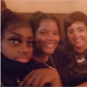 Meet your Posher, Opal